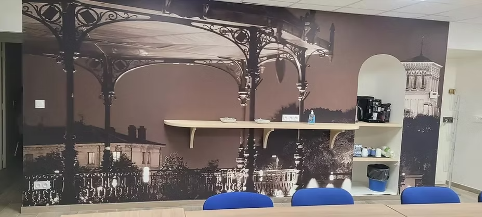 Kiosque Peynet de Valence – Projet Déco & So – Papier peint personnalisé